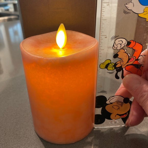 Luminara Flameless pillar candles- Peach - Picture 4 of 9